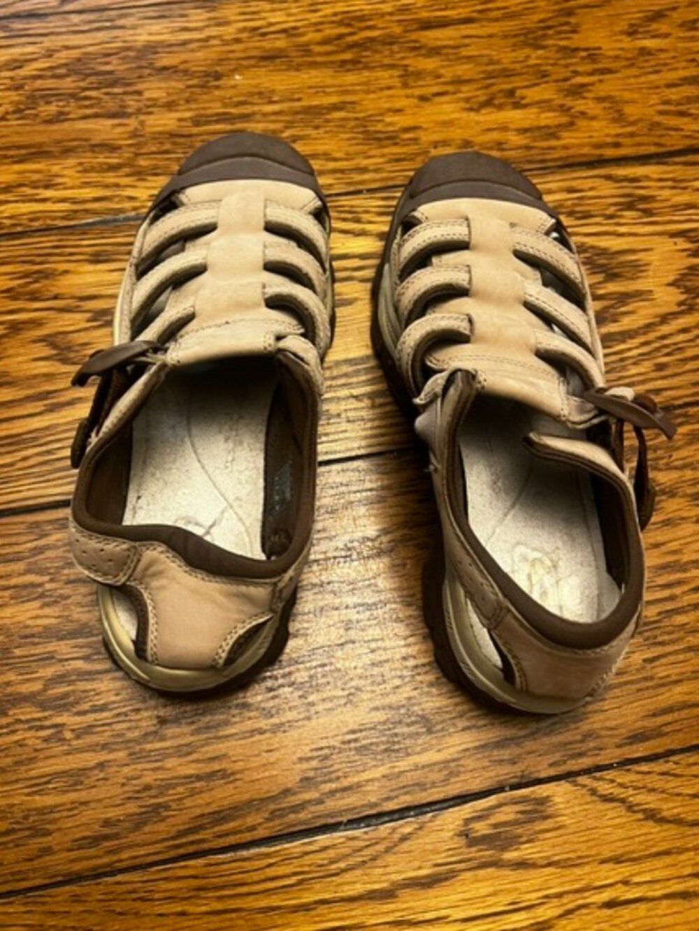 Women's Skechers Leather Tan Brown, Size 8, Closed Toe, Excellent Con!